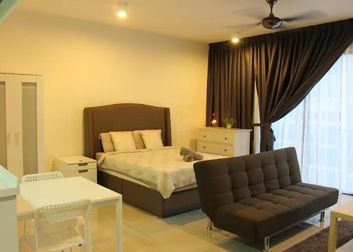 Studio Room Next To Sccc At Trefoil Setia Alam For 2-4 Pax