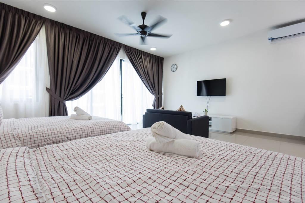 Next To Sccc At Trefoil For 2-4 Pax Homestay Setia Alam